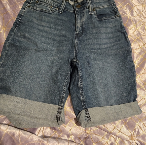 DKNY shorts - Picture 2 of 9